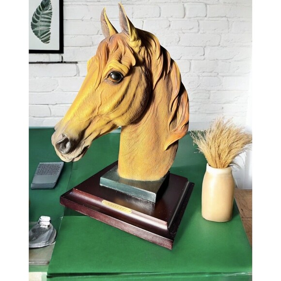 VTG Resin Horse Head Bust Statue 13.5" tall x 8" Palomino Wood Base office decor